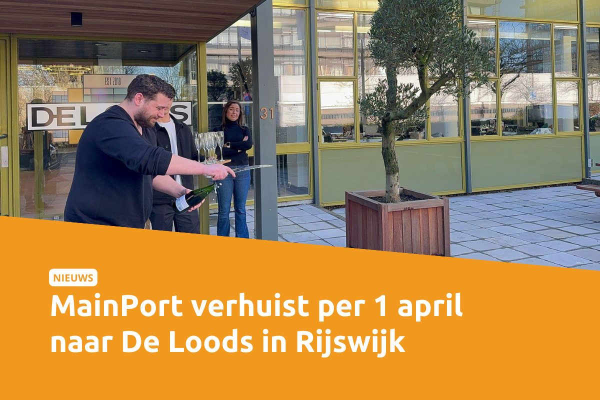 samsung reikt plaquettes uit aan mainport (1)